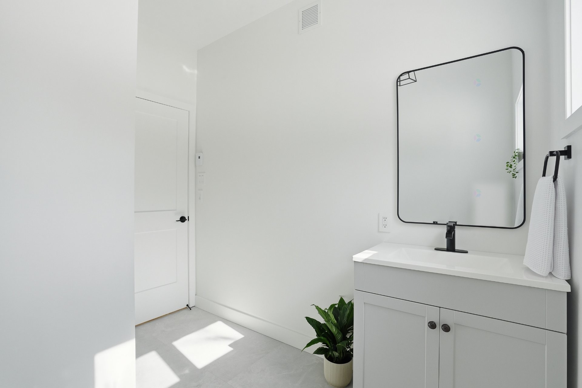 









160


Ch. Picard

,
Shefford,




QC
J2M1J1

