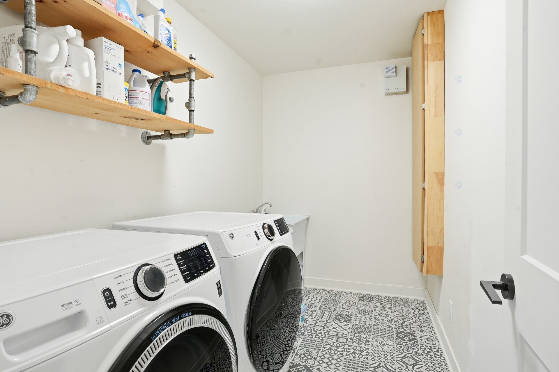 









160


Ch. Picard

,
Shefford,




QC
J2M1J1

