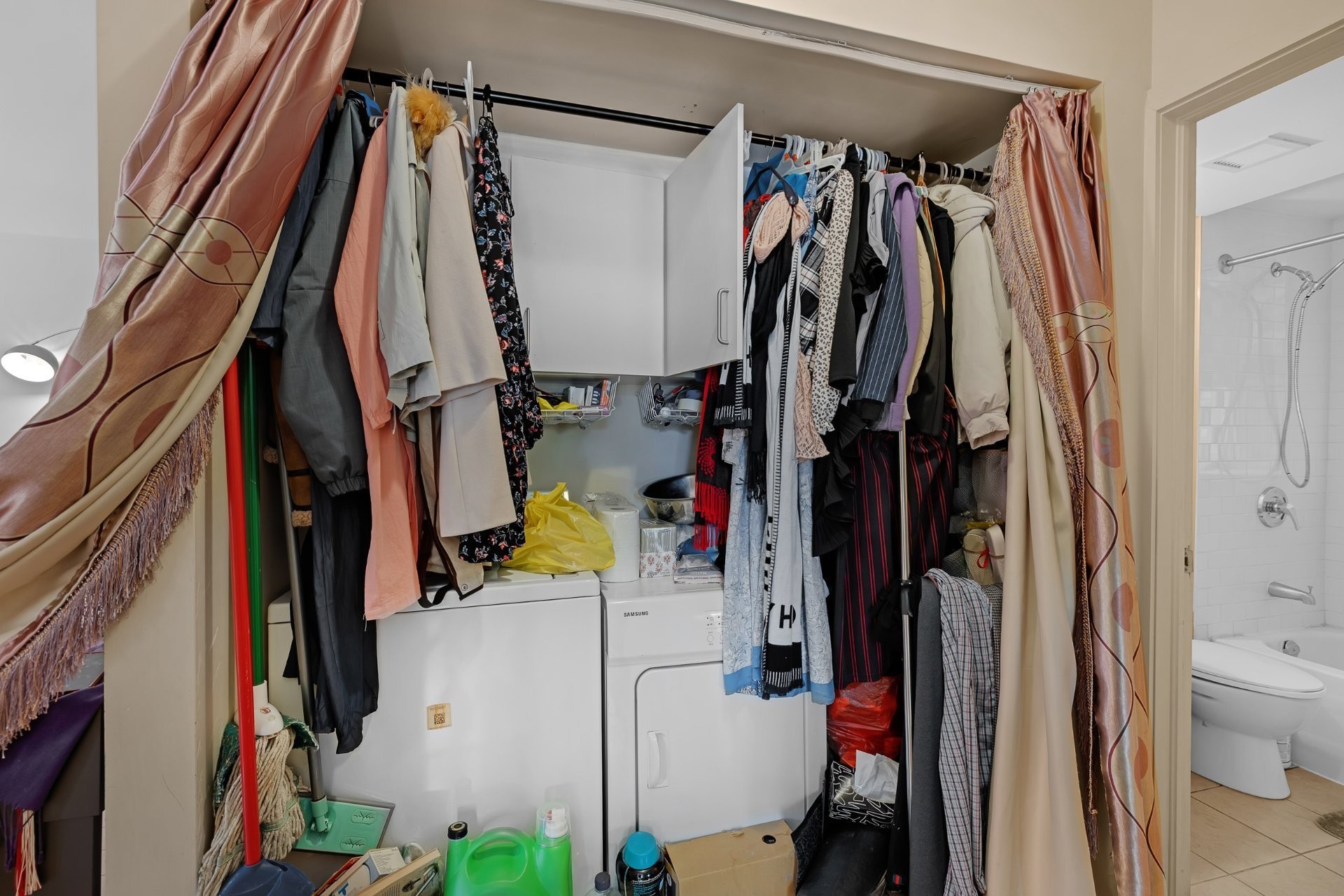 









3911


Boul. Cavendish

, 2,
Montréal (Côte-des-Neiges/Notre-Dame-de-Grâce),




QC
H4B2N4

