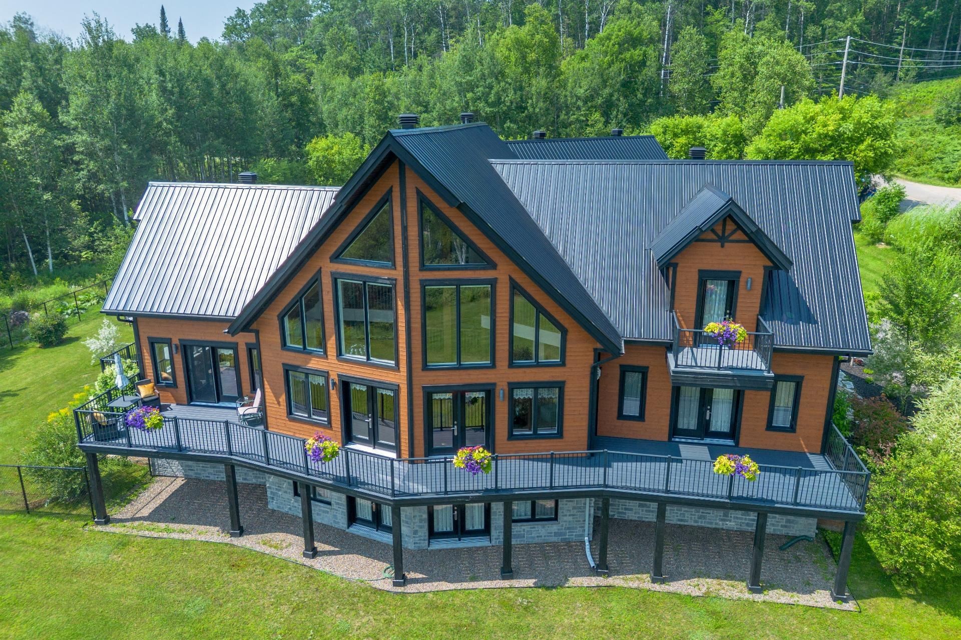 









521


Rue Vic

,
Saint-Michel-des-Saints,




QC
J0K3B0

