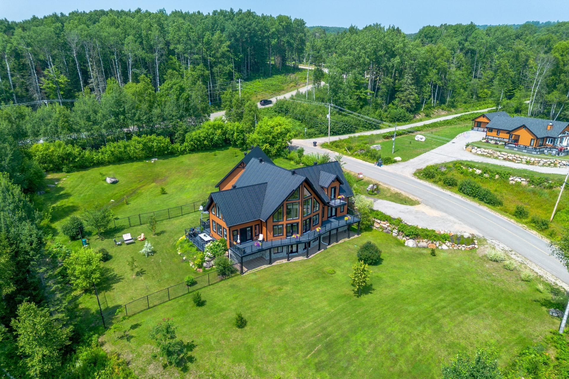 









521


Rue Vic

,
Saint-Michel-des-Saints,




QC
J0K3B0

