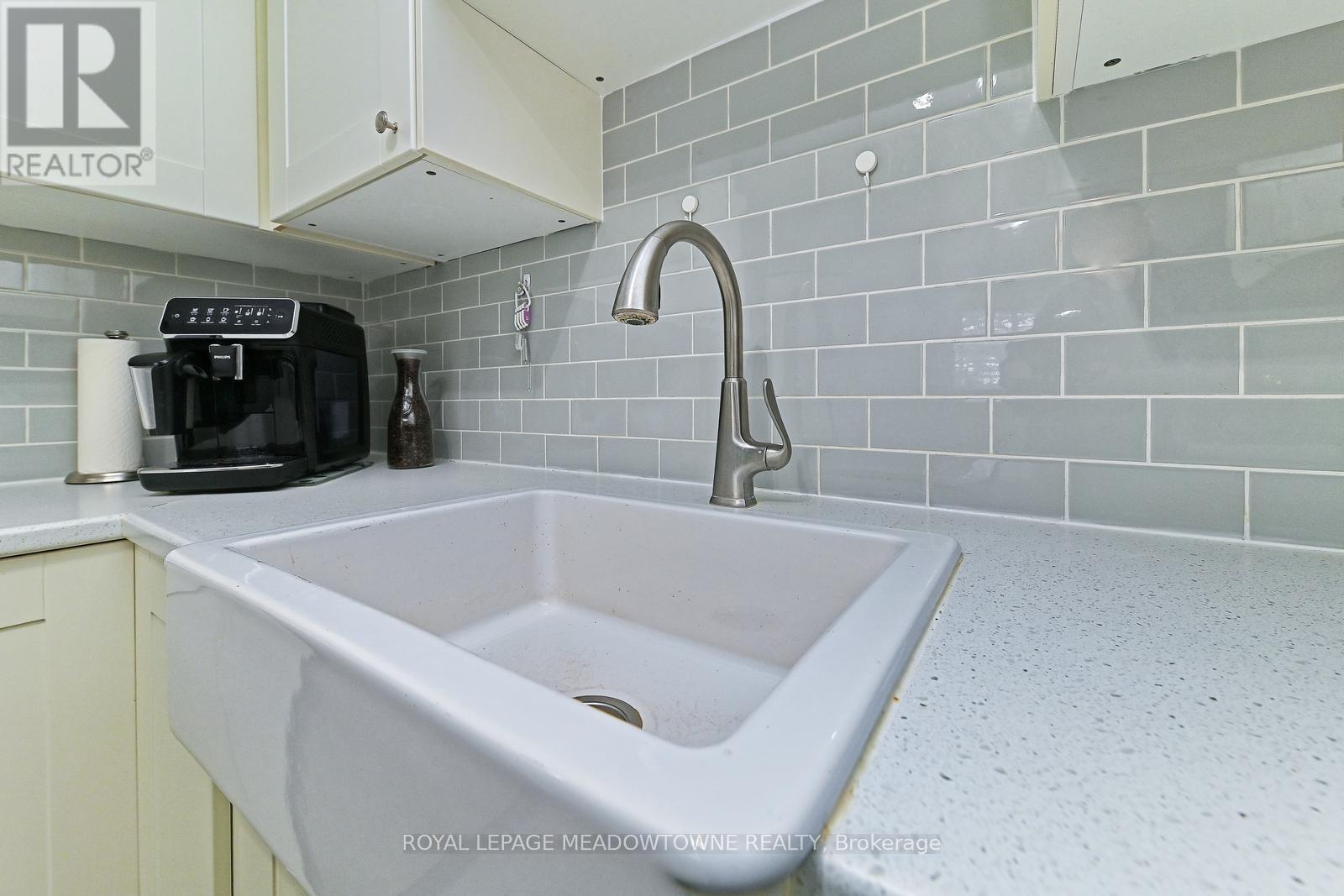 












74 - 80 LYNDEN CIRCLE

,
Halton Hills,




Ontario
L7G4Y8

