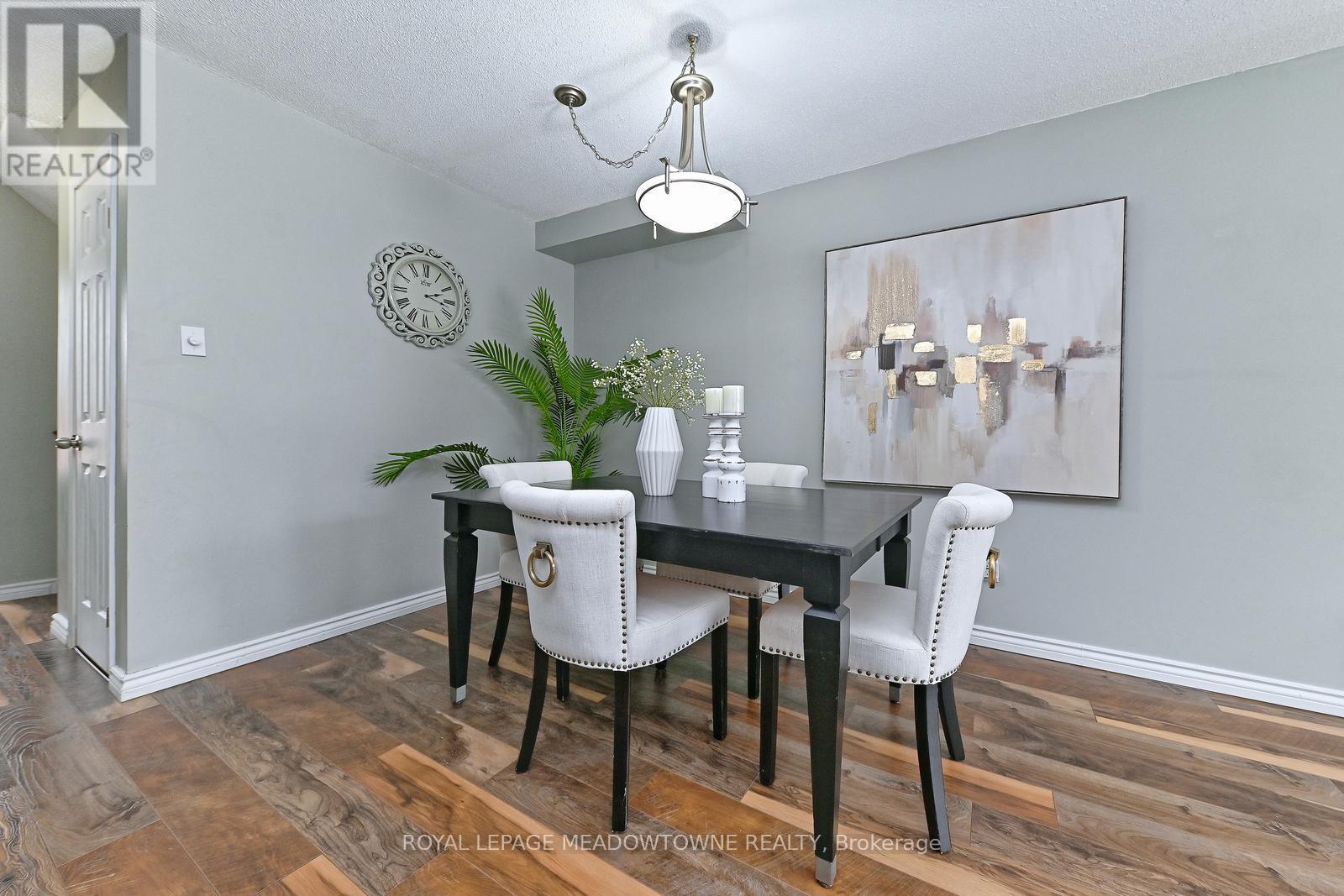 












74 - 80 LYNDEN CIRCLE

,
Halton Hills,




Ontario
L7G4Y8

