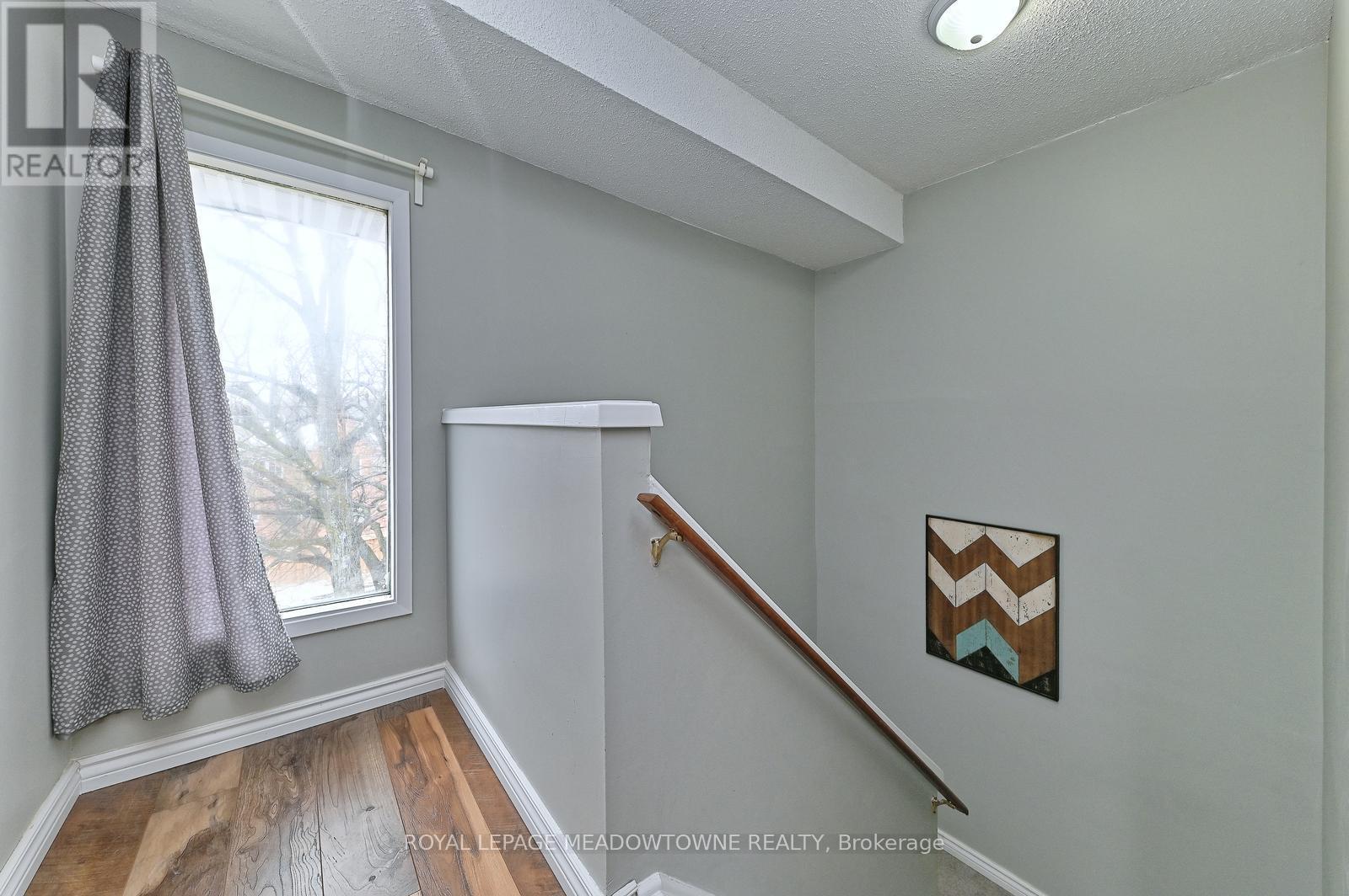 












74 - 80 LYNDEN CIRCLE

,
Halton Hills,




Ontario
L7G4Y8

