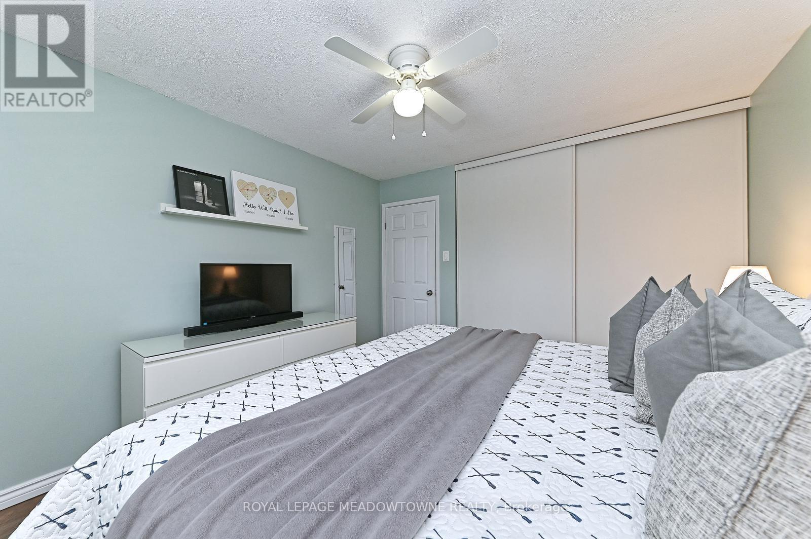 












74 - 80 LYNDEN CIRCLE

,
Halton Hills,




Ontario
L7G4Y8

