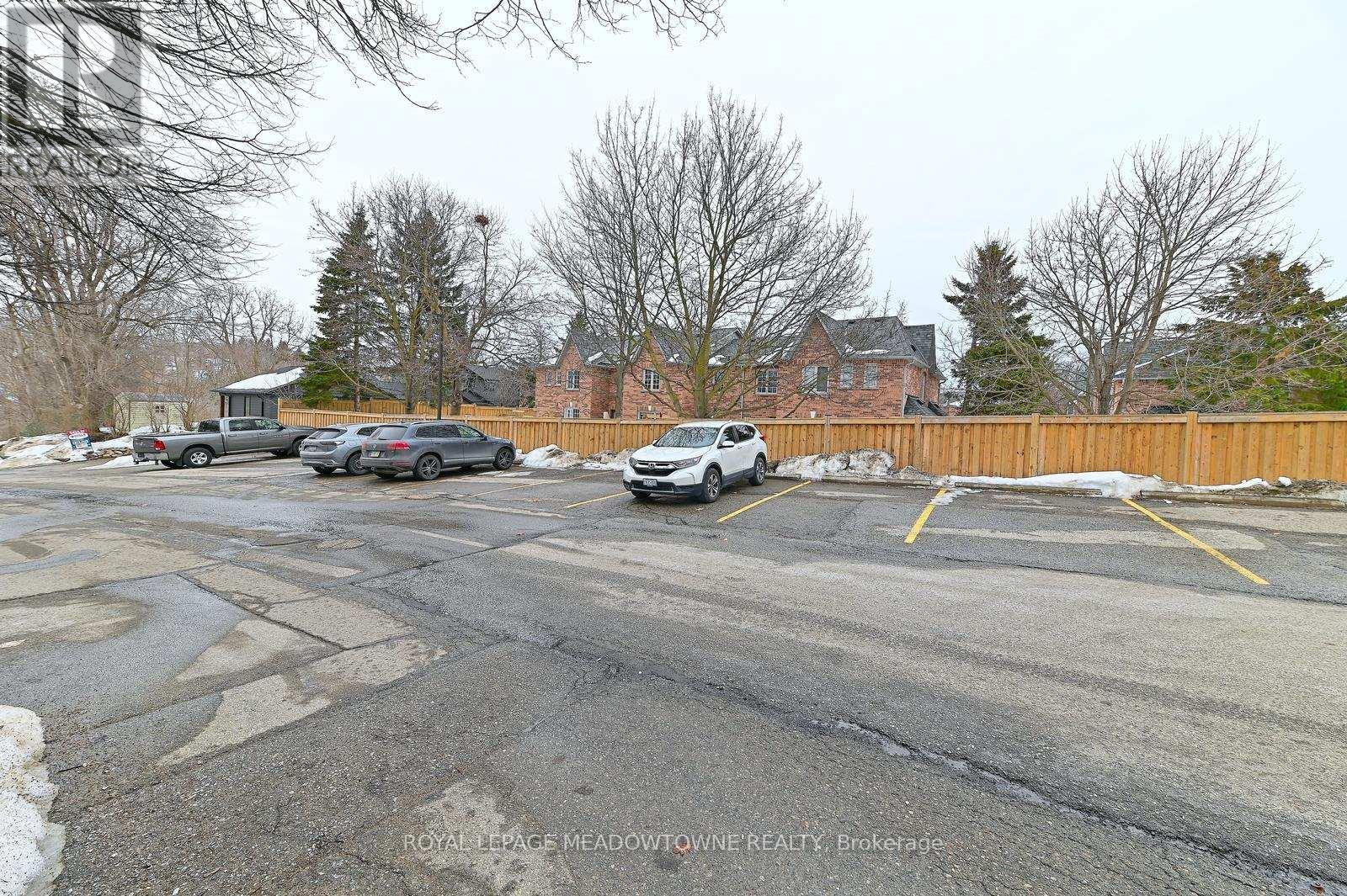 












74 - 80 LYNDEN CIRCLE

,
Halton Hills,




Ontario
L7G4Y8

