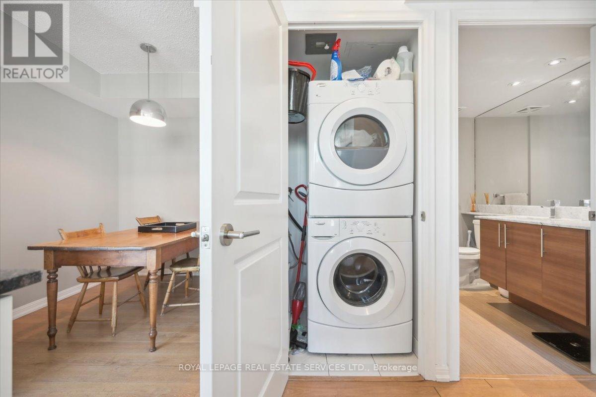 












1502 - 125 WESTERN BATTERY ROAD

,
Toronto,




Ontario
M6K3R8

