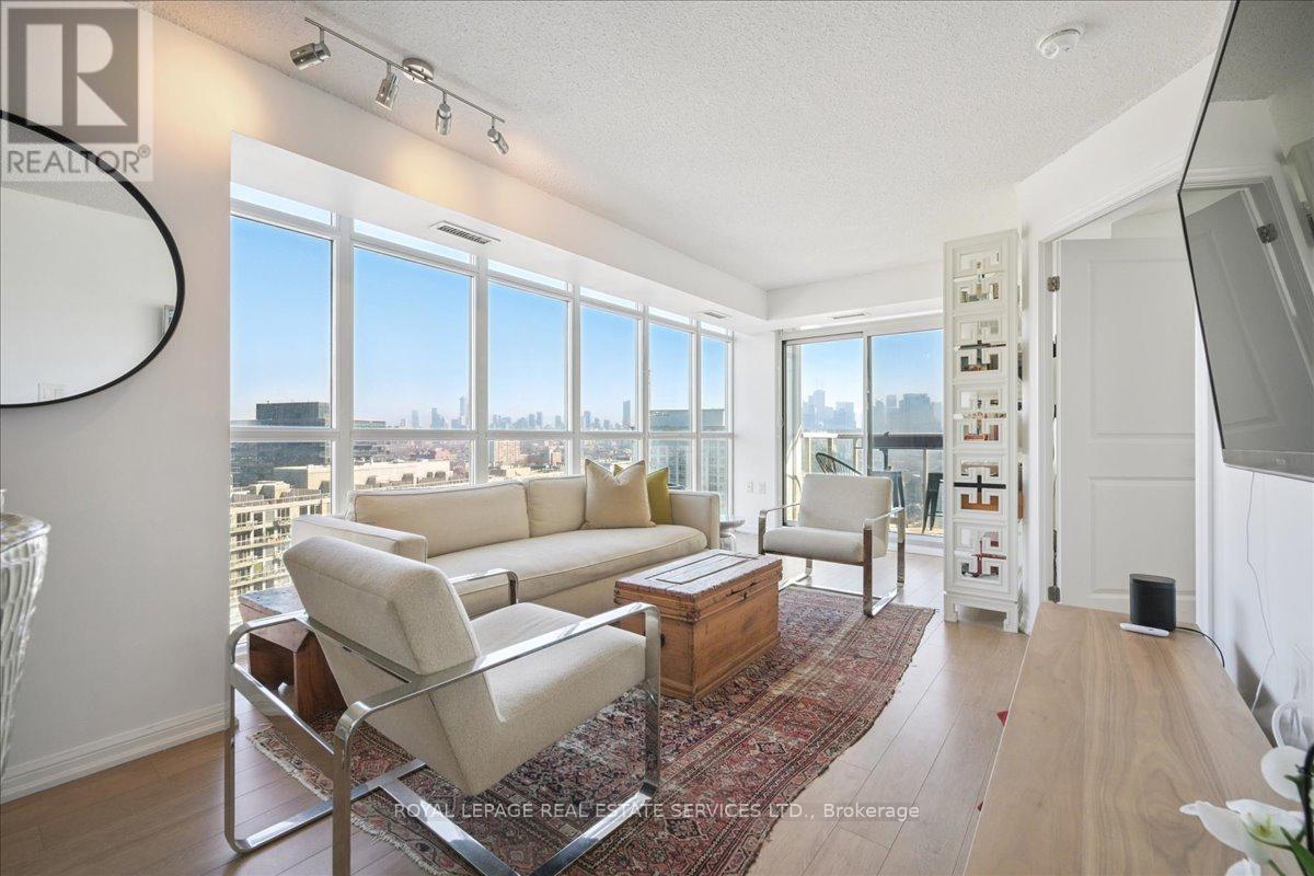 












1502 - 125 WESTERN BATTERY ROAD

,
Toronto,




Ontario
M6K3R8

