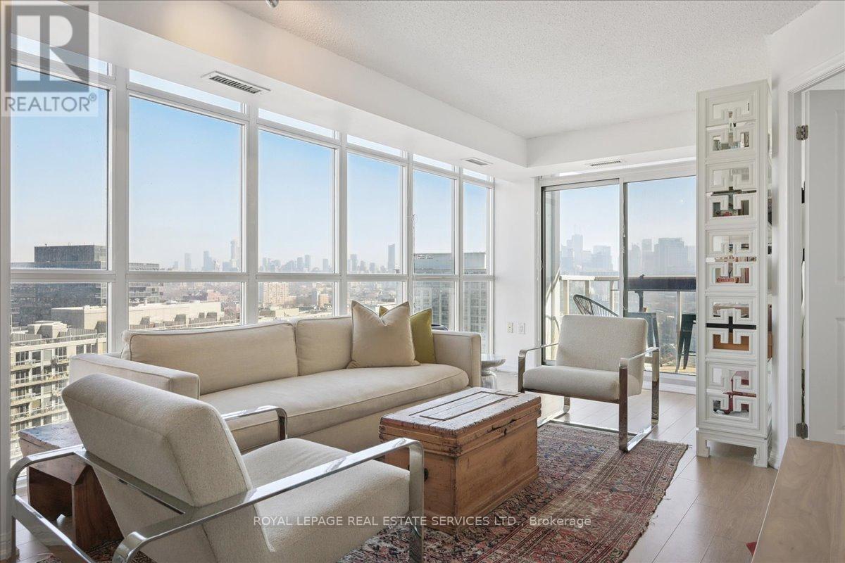 












1502 - 125 WESTERN BATTERY ROAD

,
Toronto,




Ontario
M6K3R8

