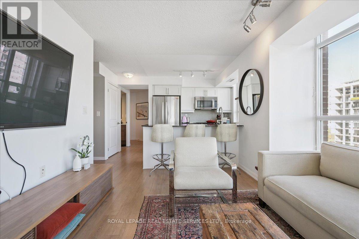 












1502 - 125 WESTERN BATTERY ROAD

,
Toronto,




Ontario
M6K3R8

