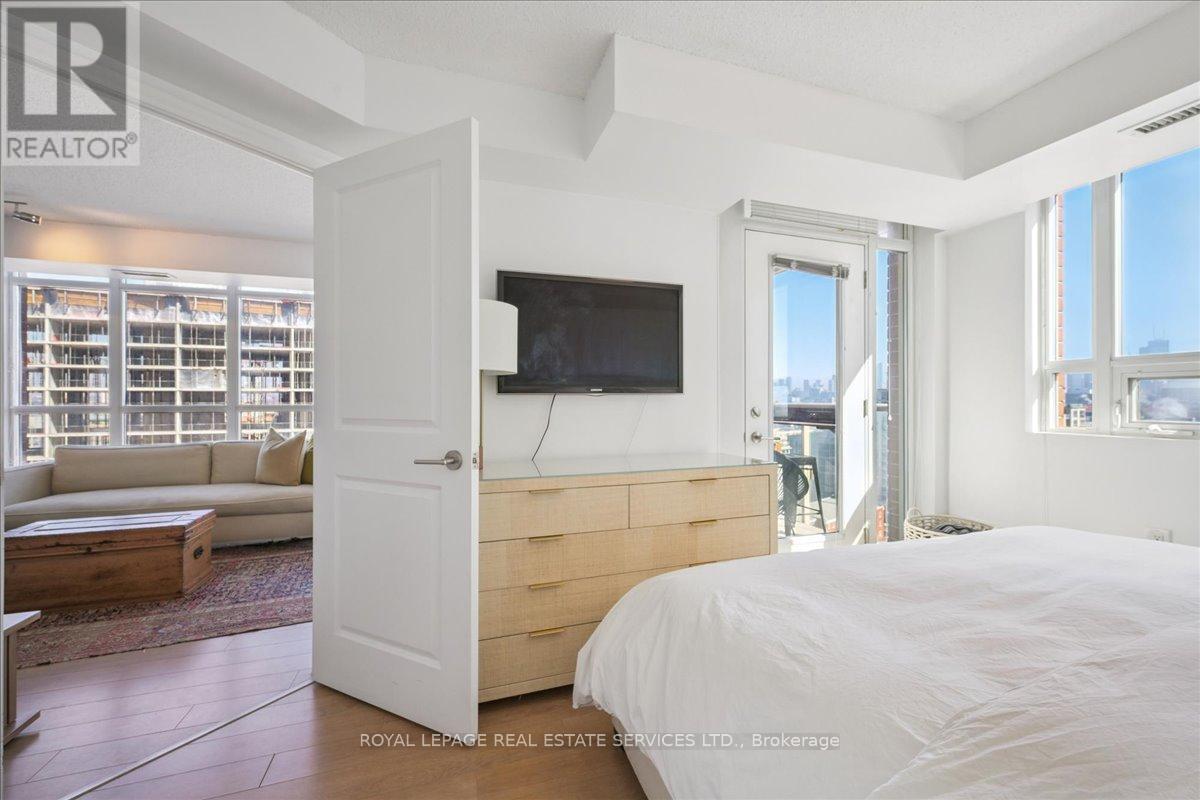 












1502 - 125 WESTERN BATTERY ROAD

,
Toronto,




Ontario
M6K3R8

