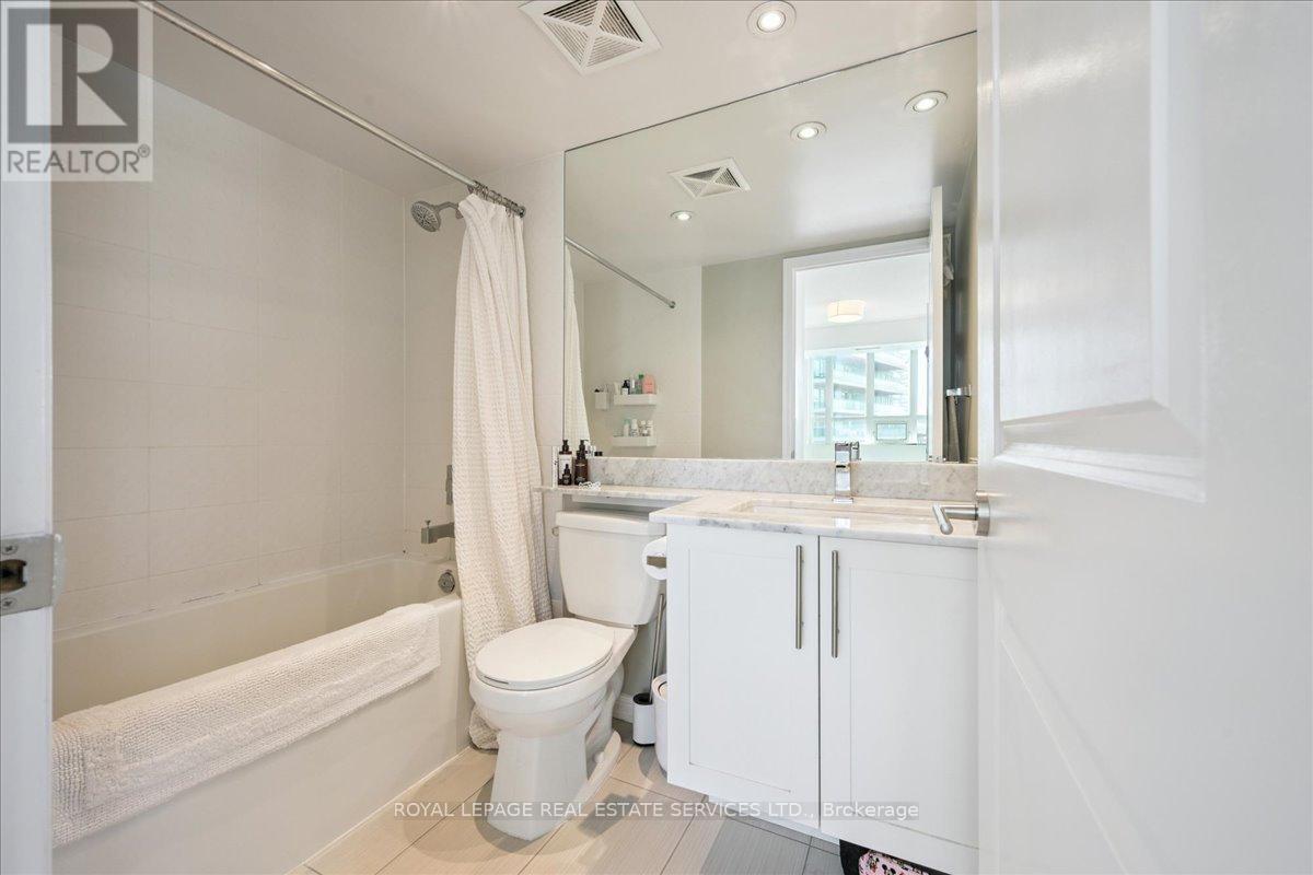 












1502 - 125 WESTERN BATTERY ROAD

,
Toronto,




Ontario
M6K3R8

