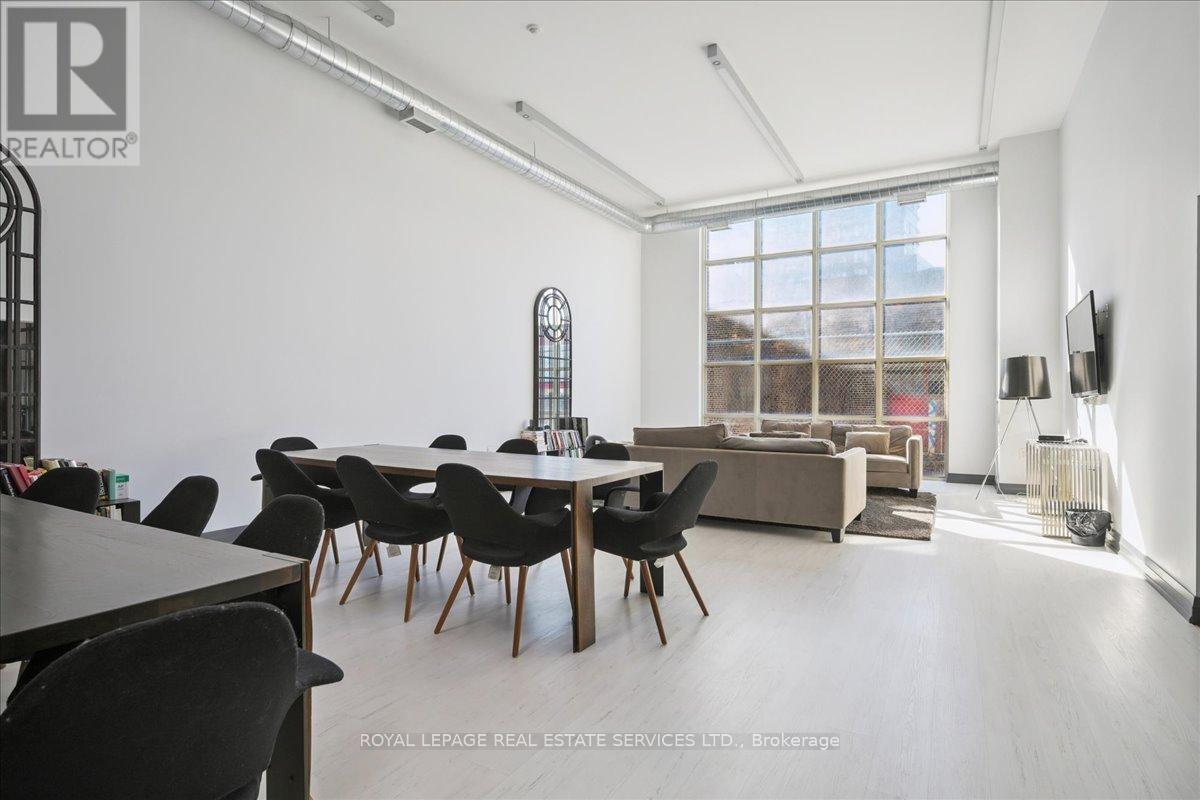 












1502 - 125 WESTERN BATTERY ROAD

,
Toronto,




Ontario
M6K3R8

