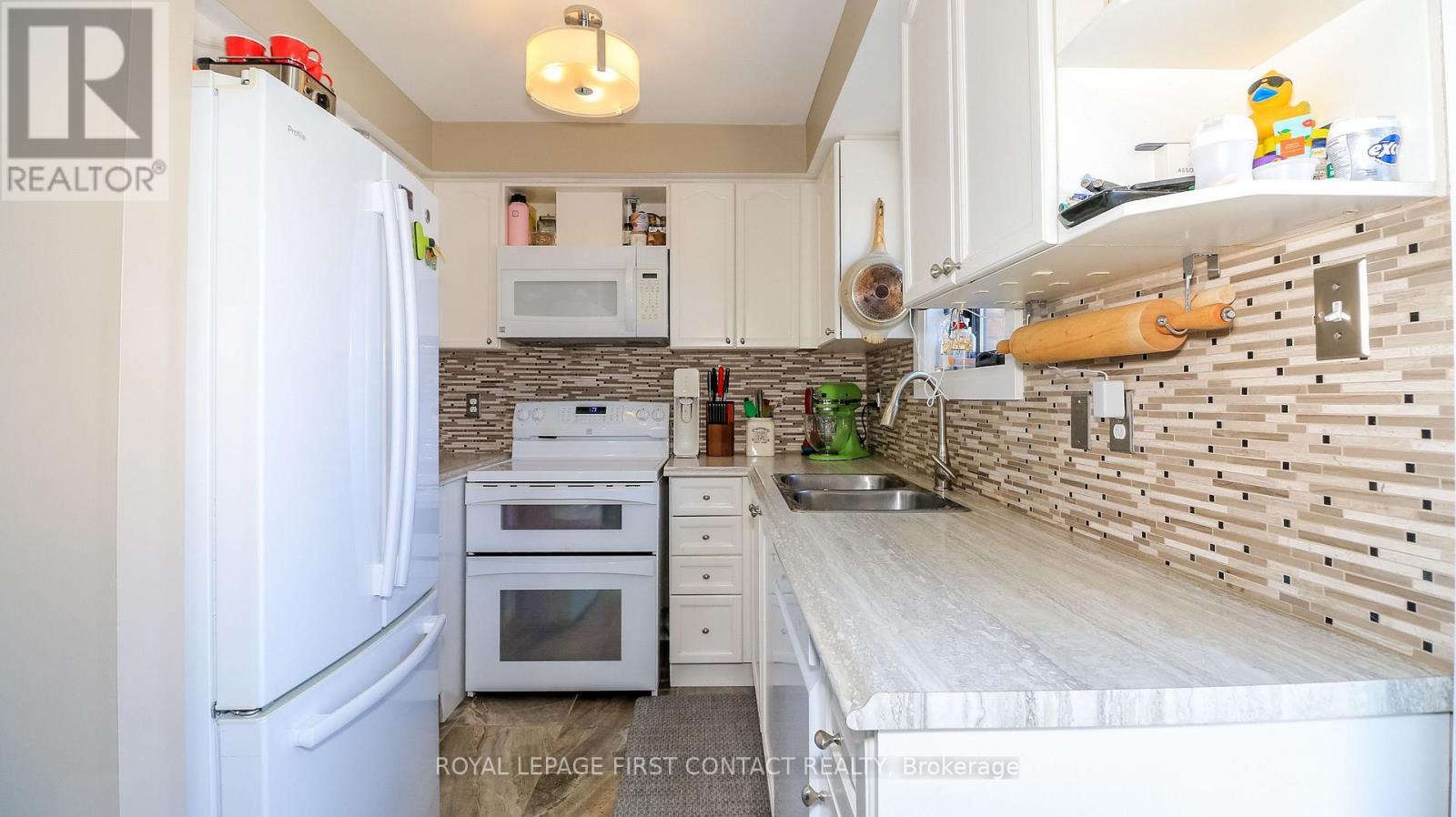 












34 RIDWELL STREET

,
Barrie,




Ontario
L4N0W7

