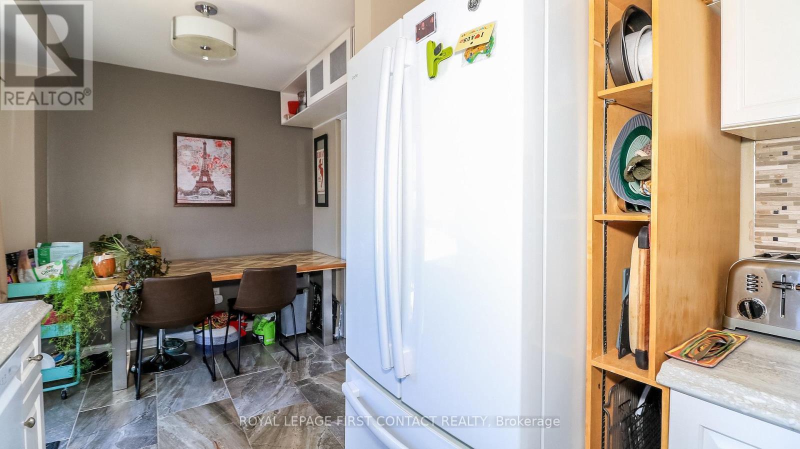 












34 RIDWELL STREET

,
Barrie,




Ontario
L4N0W7

