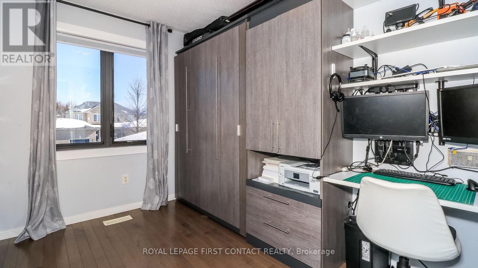 












34 RIDWELL STREET

,
Barrie,




Ontario
L4N0W7

