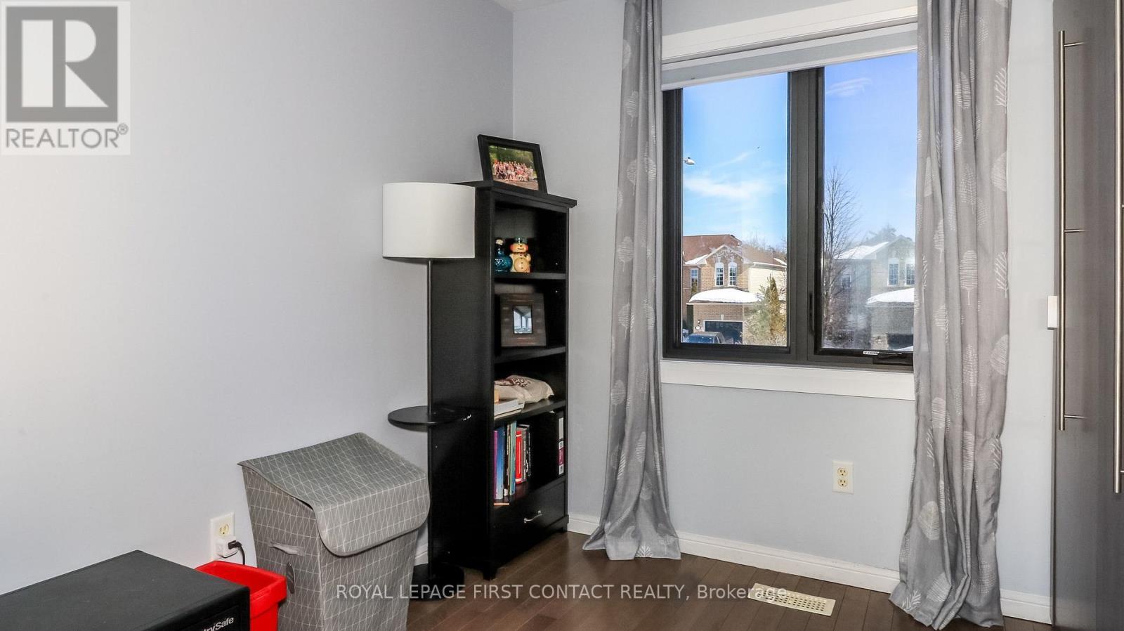 












34 RIDWELL STREET

,
Barrie,




Ontario
L4N0W7

