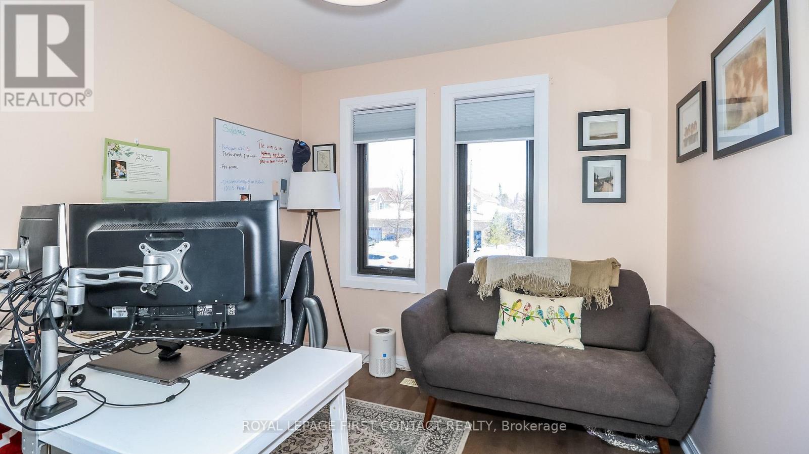 












34 RIDWELL STREET

,
Barrie,




Ontario
L4N0W7

