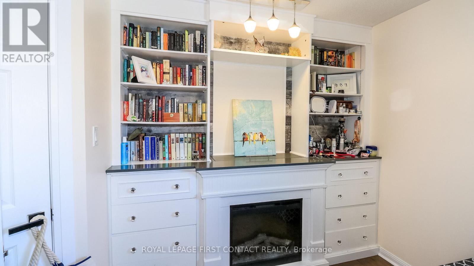 












34 RIDWELL STREET

,
Barrie,




Ontario
L4N0W7

