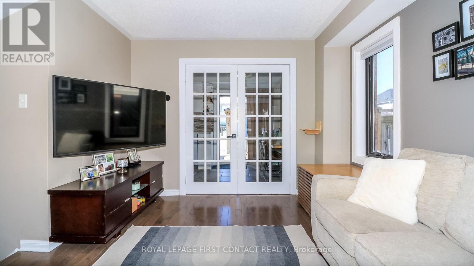 












34 RIDWELL STREET

,
Barrie,




Ontario
L4N0W7

