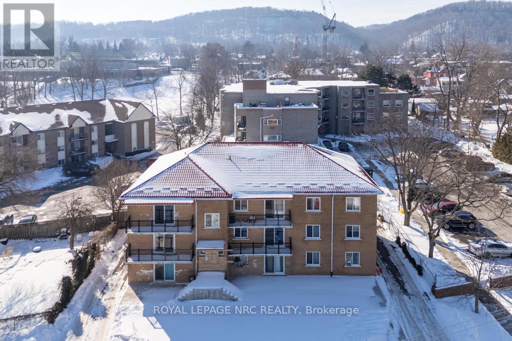 












UNIT 202 - 14 JOHN STREET

,
Grimsby,




Ontario
L3M1X5

