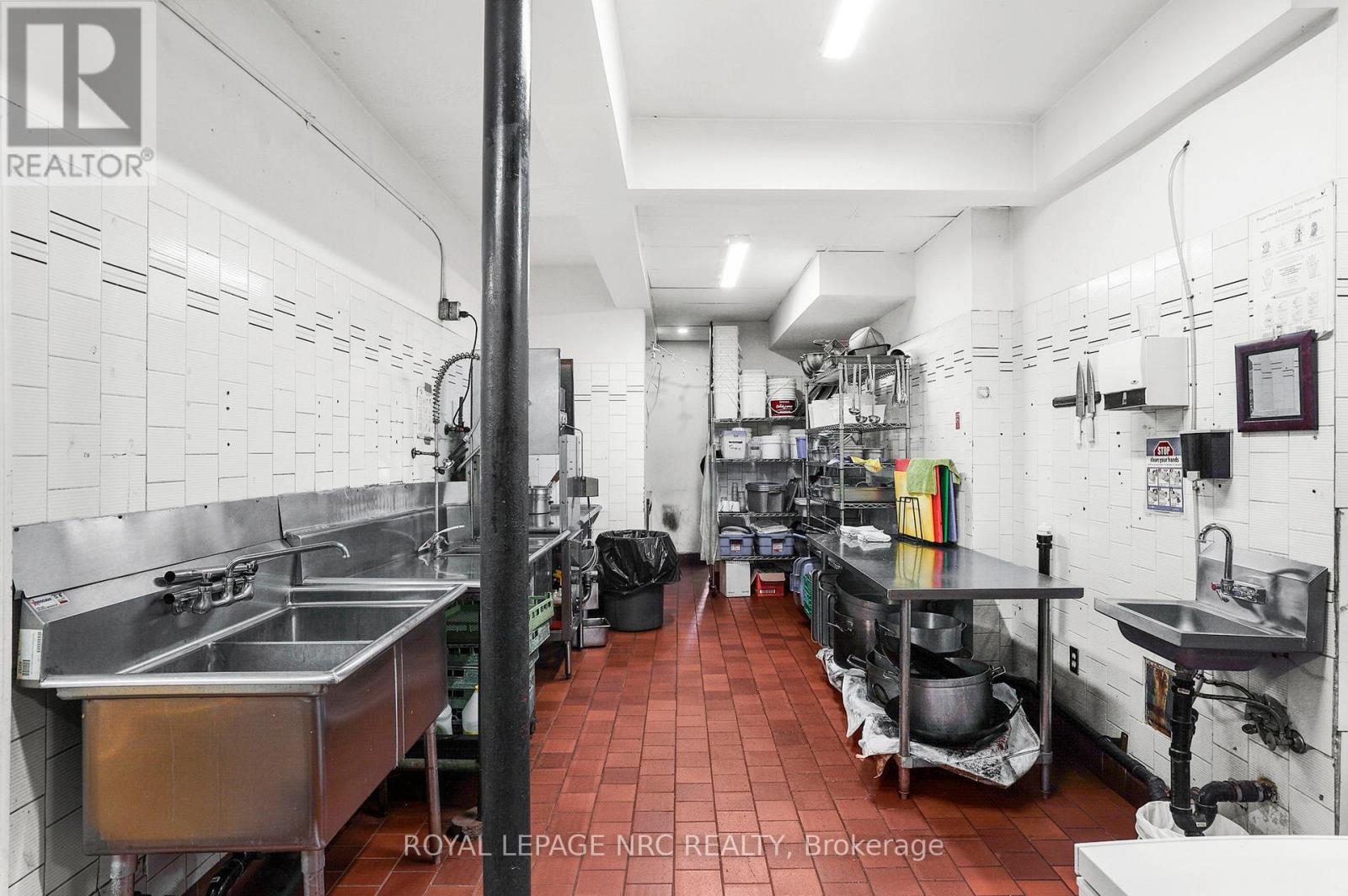 












312 LAKE STREET

,
St. Catharines (Lakeport),




Ontario
L2N4H4

