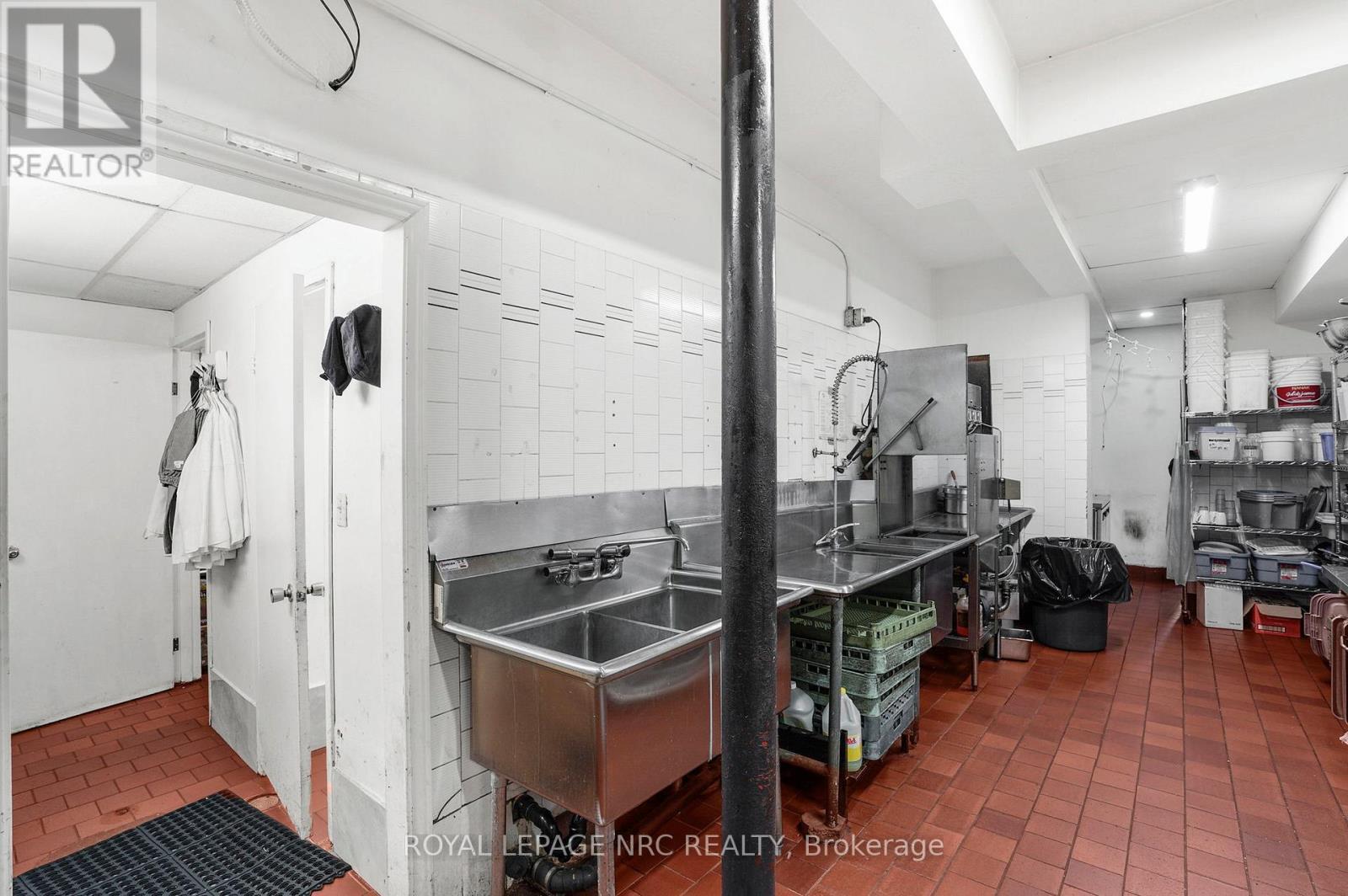 












312 LAKE STREET

,
St. Catharines (Lakeport),




Ontario
L2N4H4

