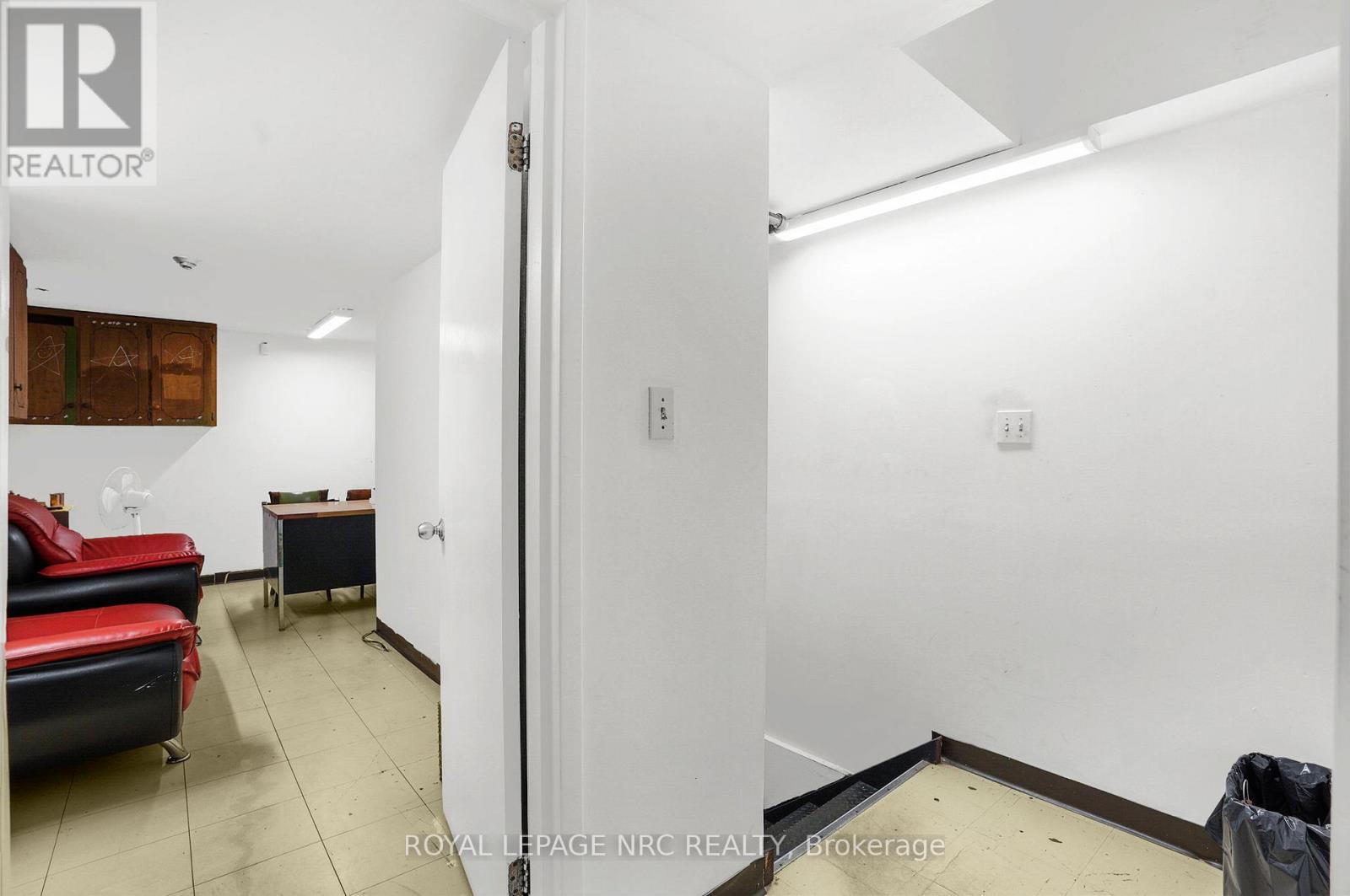 












312 LAKE STREET

,
St. Catharines (Lakeport),




Ontario
L2N4H4

