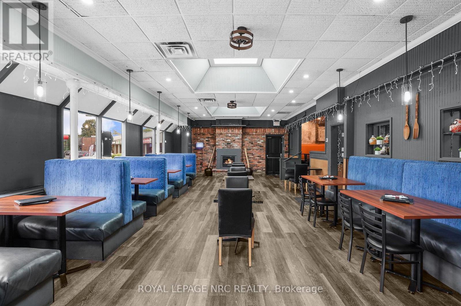 












312 LAKE STREET

,
St. Catharines (Lakeport),




Ontario
L2N4H4

