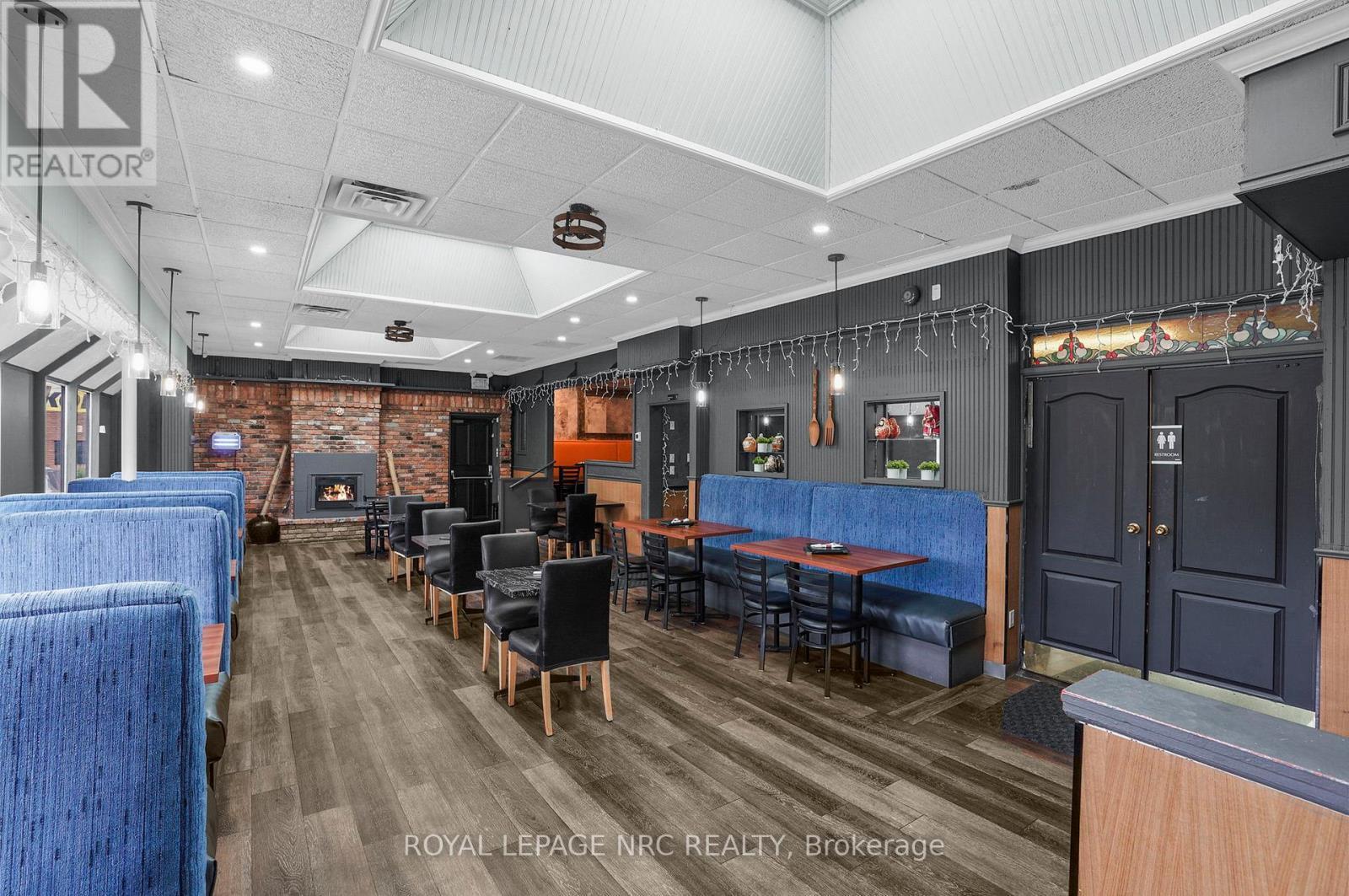 












312 LAKE STREET

,
St. Catharines (Lakeport),




Ontario
L2N4H4

