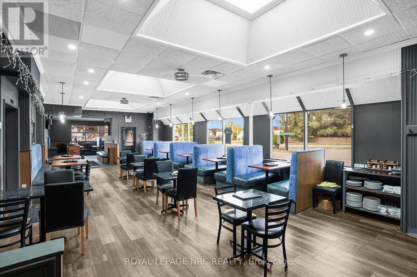 












312 LAKE STREET

,
St. Catharines (Lakeport),




Ontario
L2N4H4

