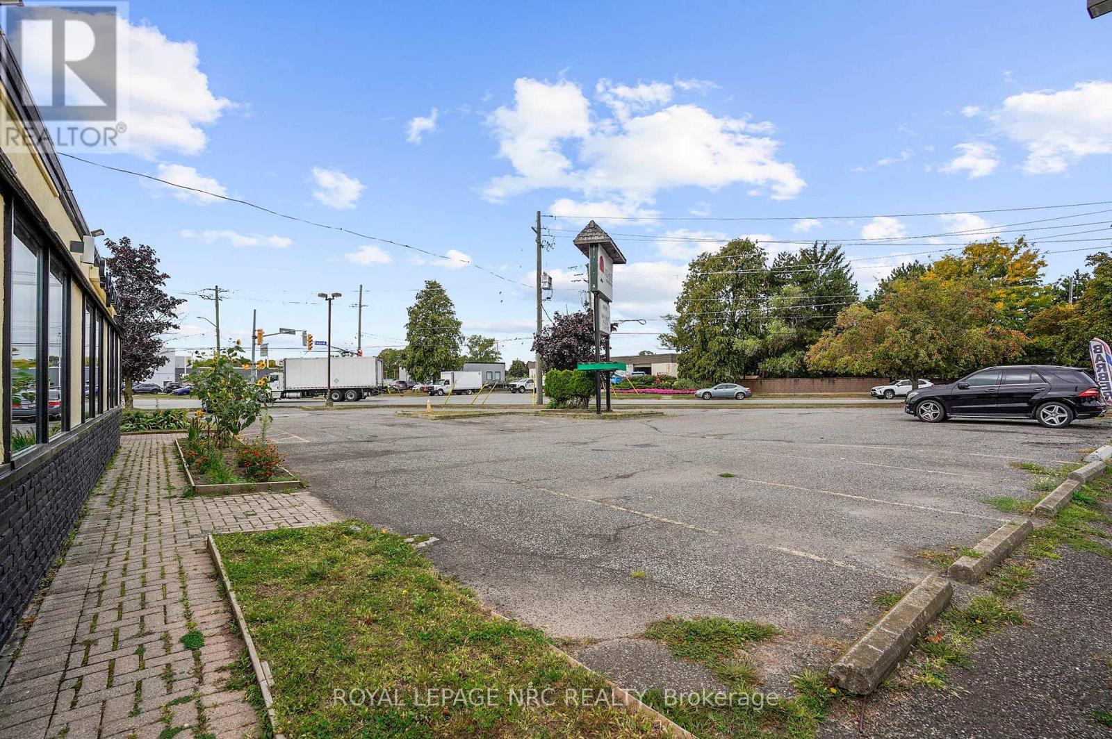 












312 LAKE STREET

,
St. Catharines (Lakeport),




Ontario
L2N4H4

