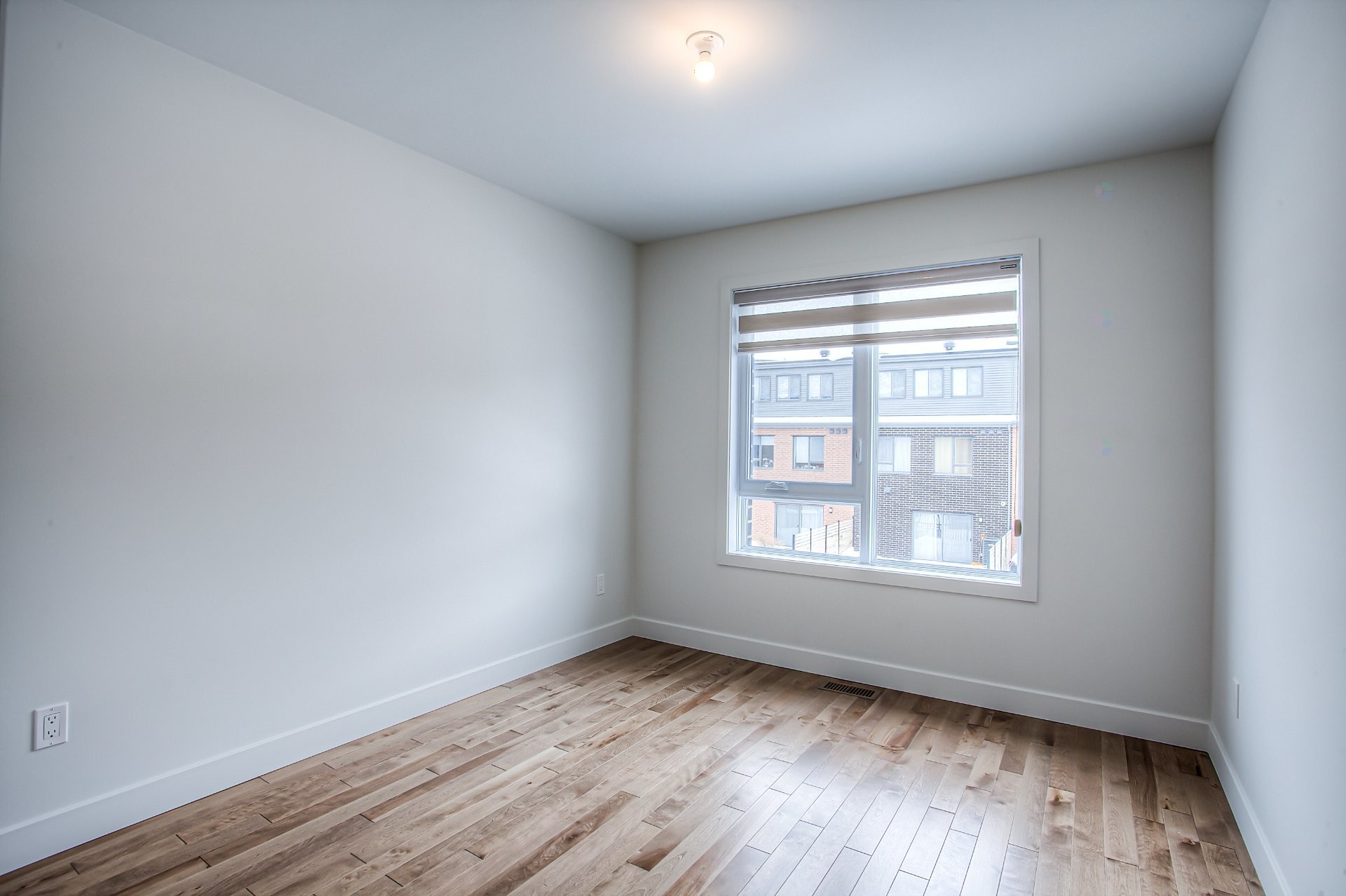 









213


Av. Mason

,
Pointe-Claire,




QC
H9R0E6

