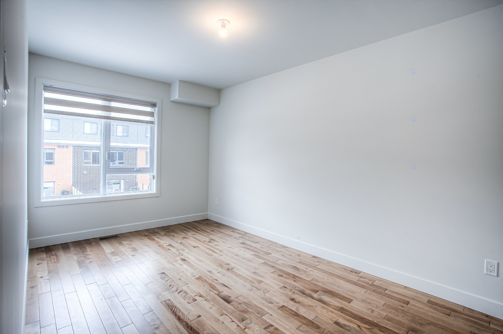 









213


Av. Mason

,
Pointe-Claire,




QC
H9R0E6

