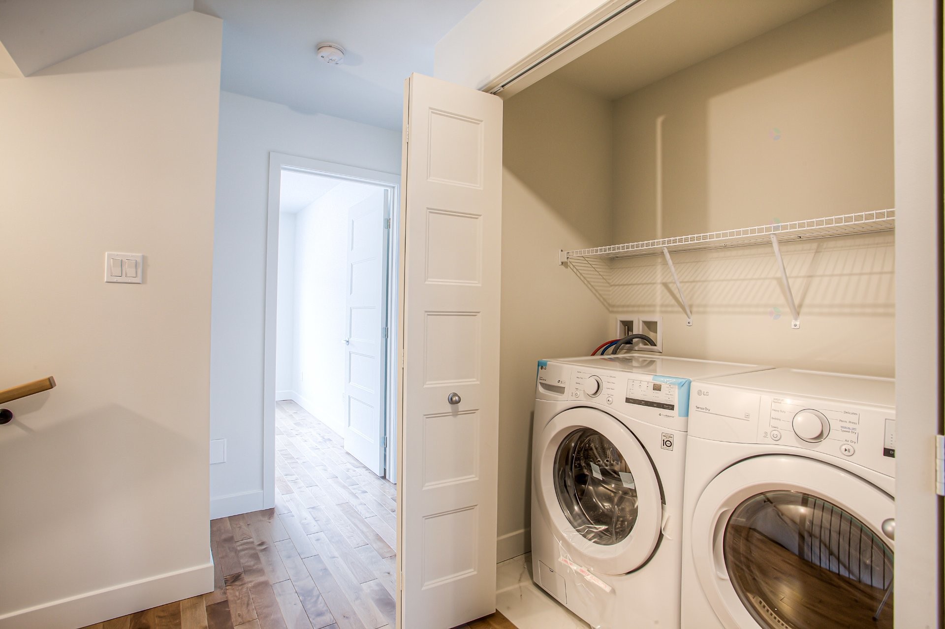 









213


Av. Mason

,
Pointe-Claire,




QC
H9R0E6

