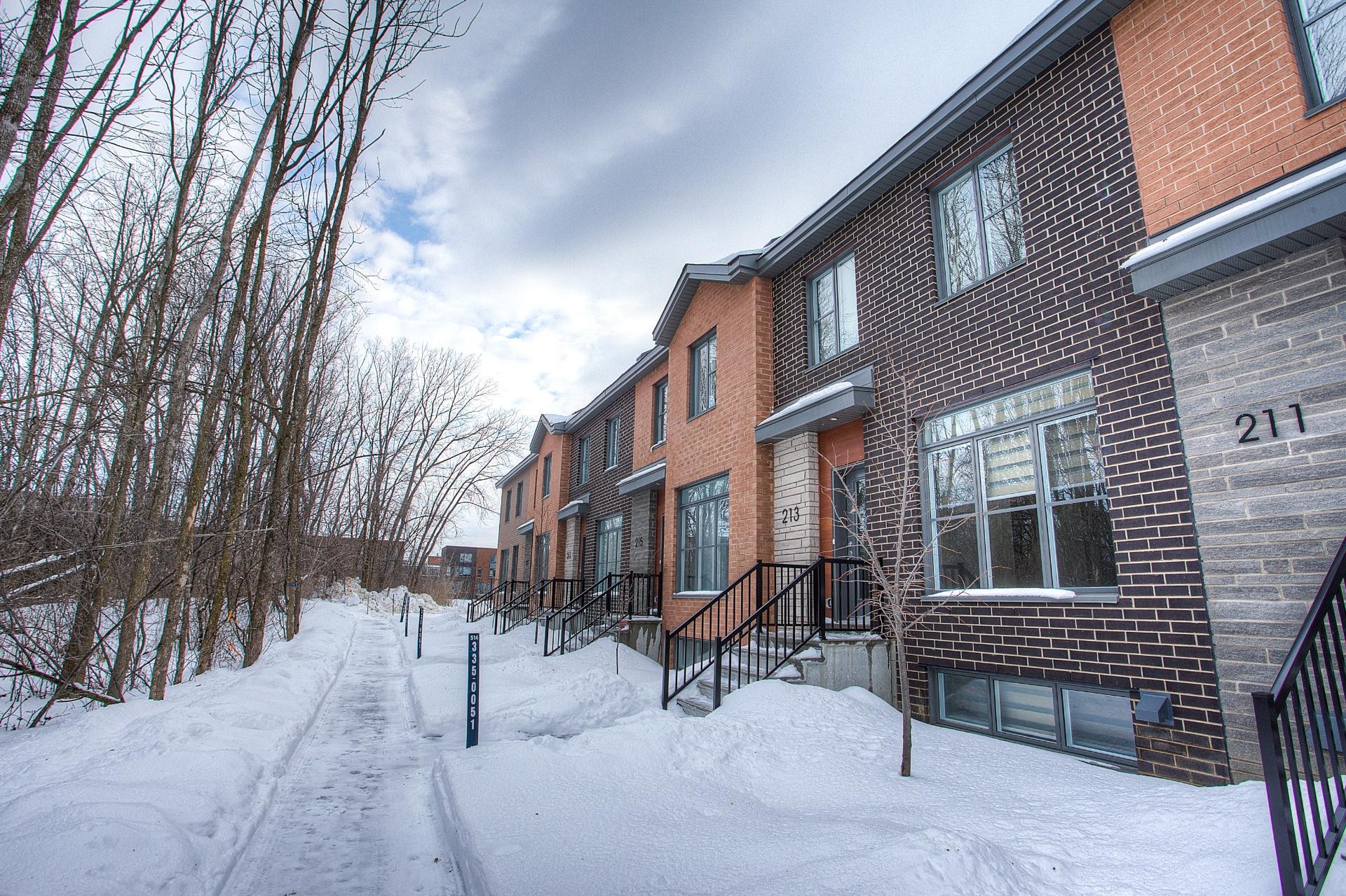 









213


Av. Mason

,
Pointe-Claire,




QC
H9R0E6

