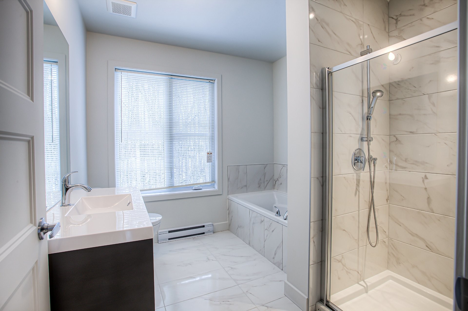 









213


Av. Mason

,
Pointe-Claire,




QC
H9R0E6

