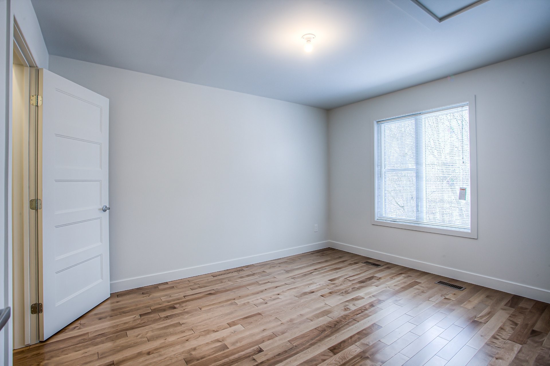 









213


Av. Mason

,
Pointe-Claire,




QC
H9R0E6

