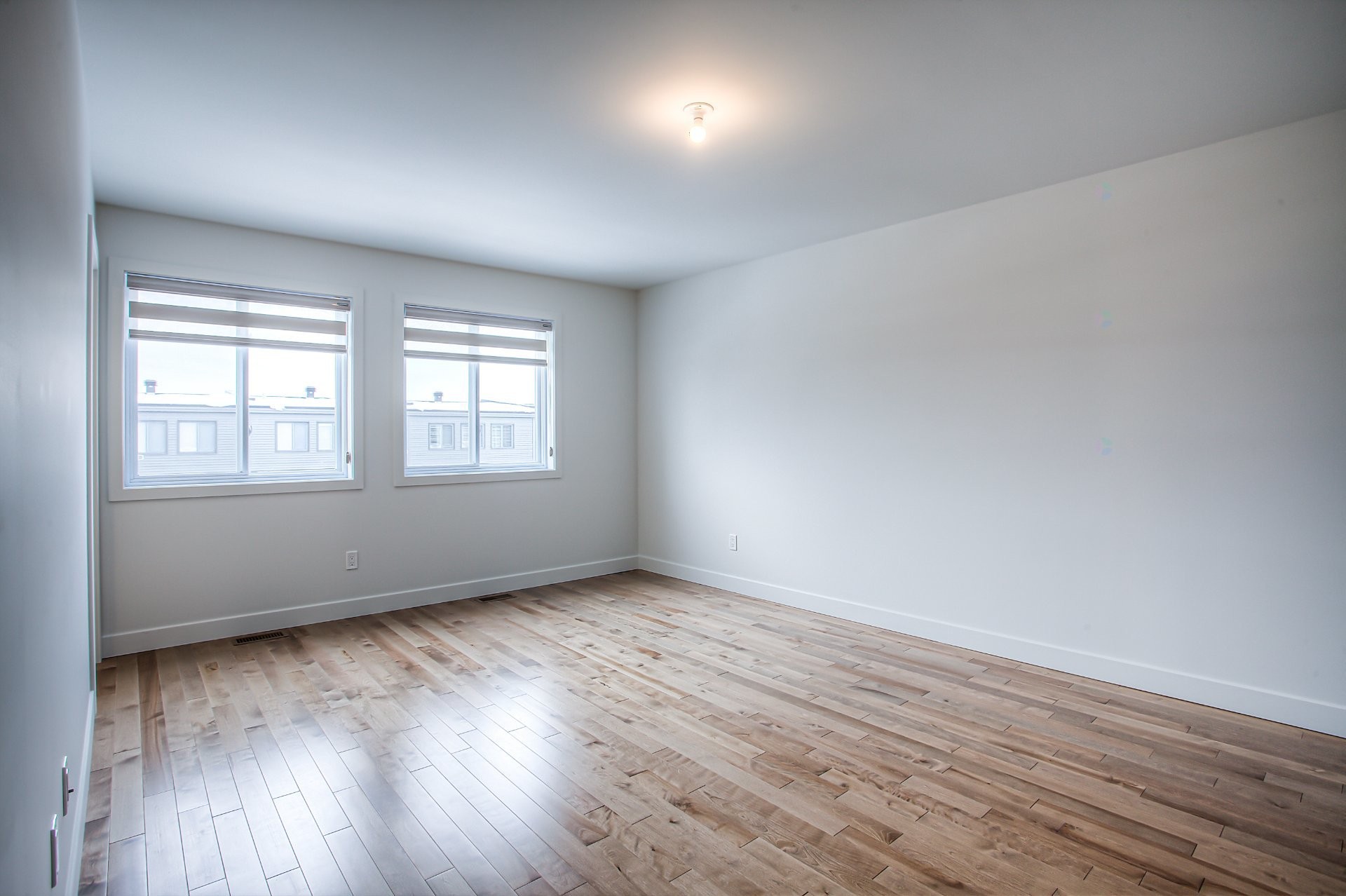 









213


Av. Mason

,
Pointe-Claire,




QC
H9R0E6

