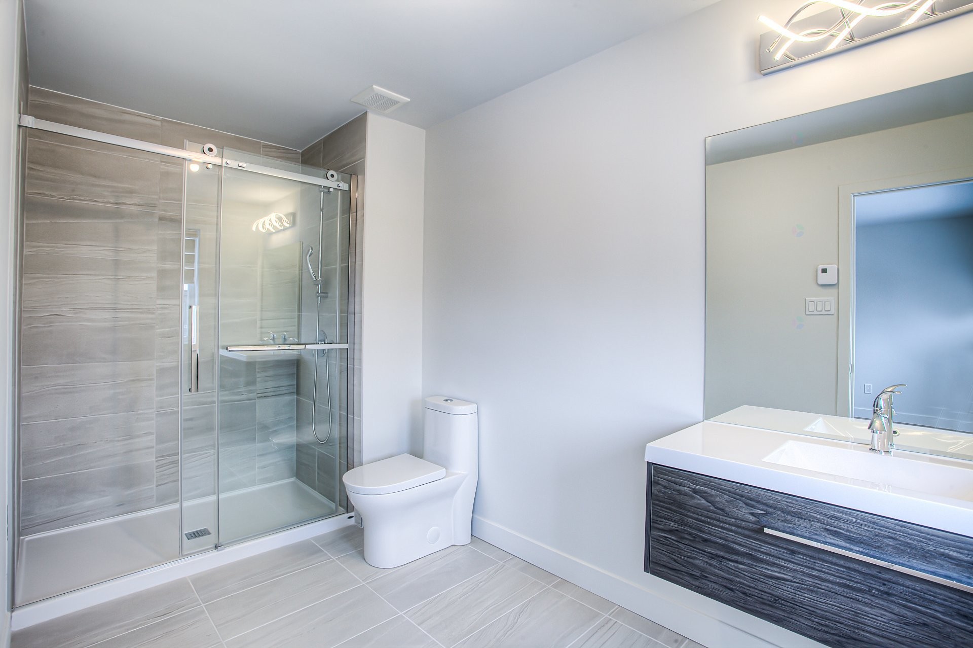 









213


Av. Mason

,
Pointe-Claire,




QC
H9R0E6

