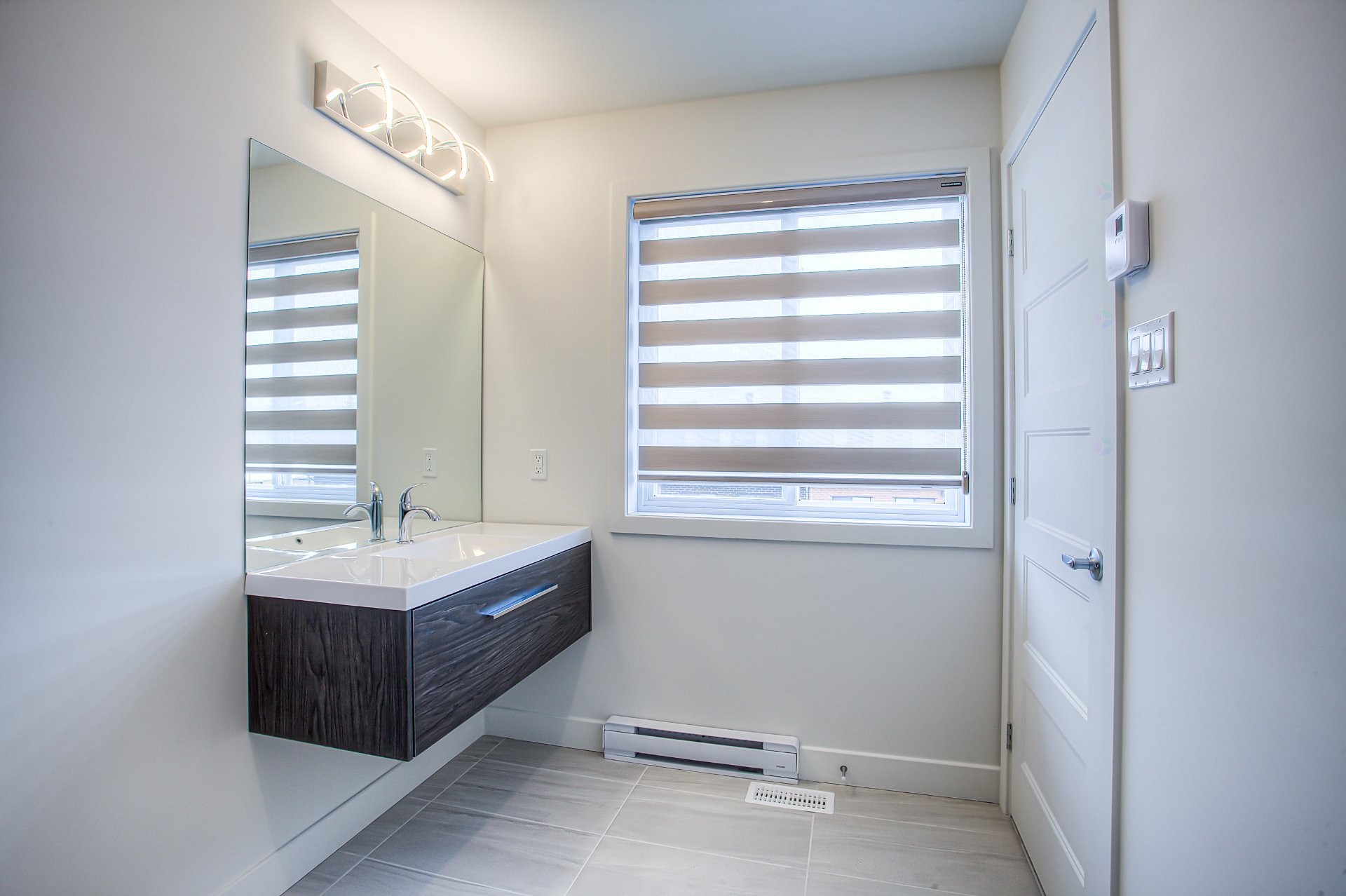 









213


Av. Mason

,
Pointe-Claire,




QC
H9R0E6

