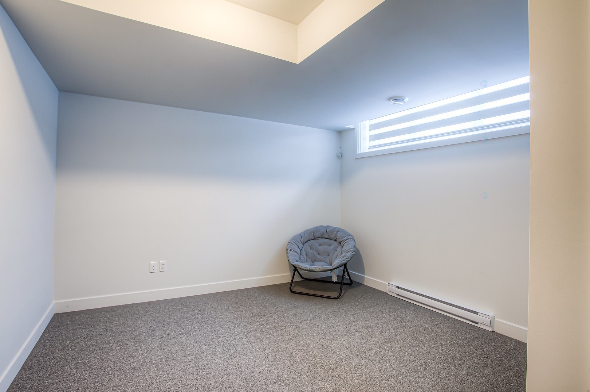 









213


Av. Mason

,
Pointe-Claire,




QC
H9R0E6

