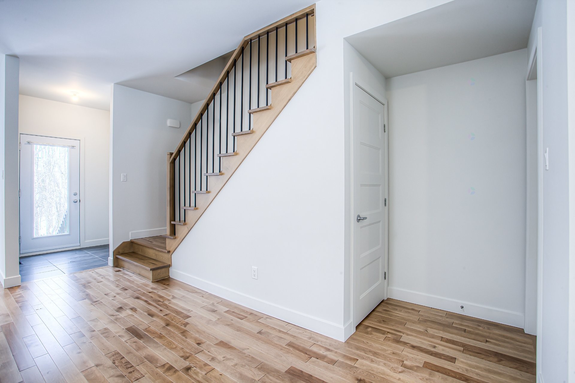 









213


Av. Mason

,
Pointe-Claire,




QC
H9R0E6

