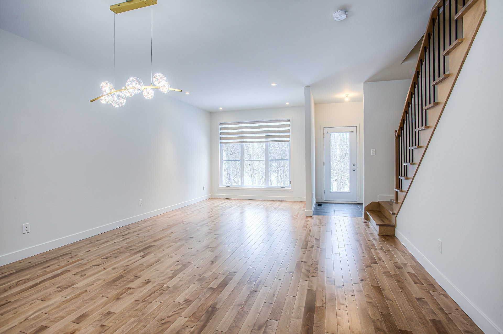 









213


Av. Mason

,
Pointe-Claire,




QC
H9R0E6

