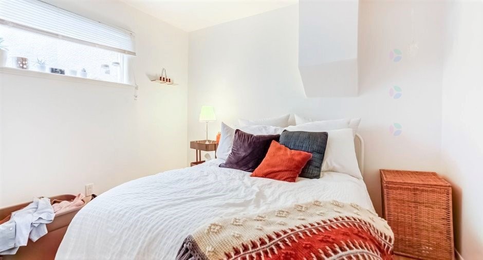 









288


Rue Champlain

,
Gatineau (Hull),




QC
J8X3S2

