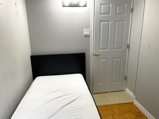 









288


Rue Champlain

,
Gatineau (Hull),




QC
J8X3S2

