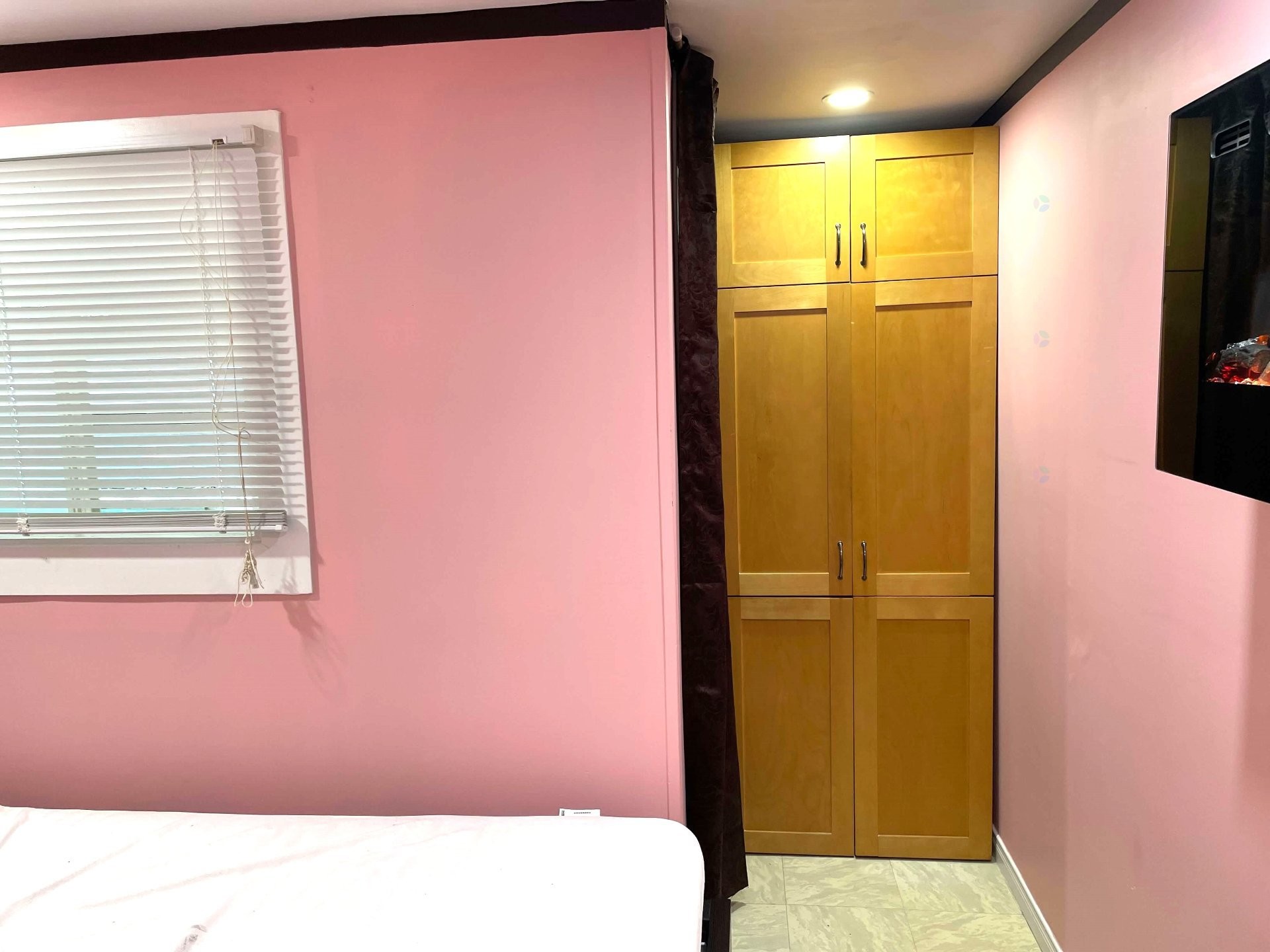 









288


Rue Champlain

,
Gatineau (Hull),




QC
J8X3S2

