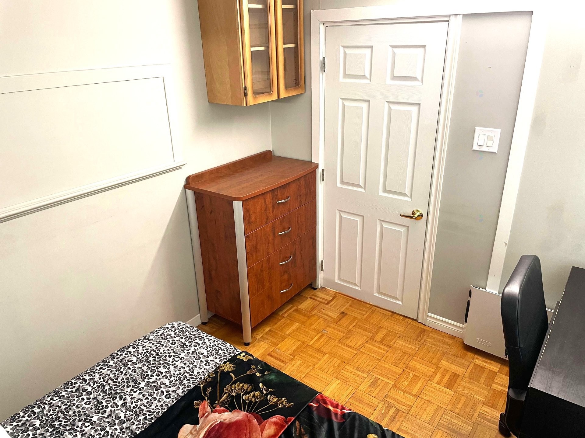 









288


Rue Champlain

,
Gatineau (Hull),




QC
J8X3S2

