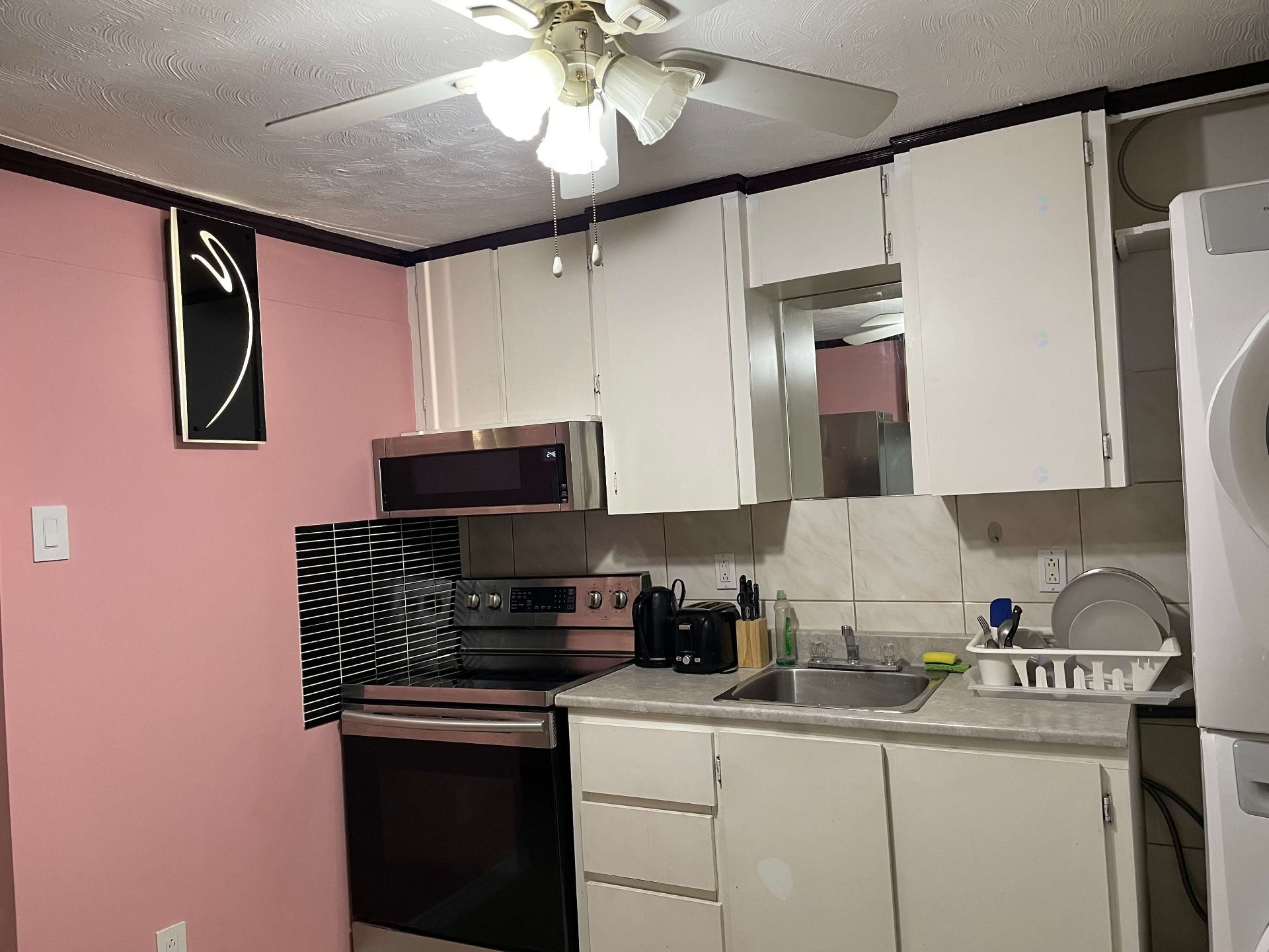 









288


Rue Champlain

,
Gatineau (Hull),




QC
J8X3S2

