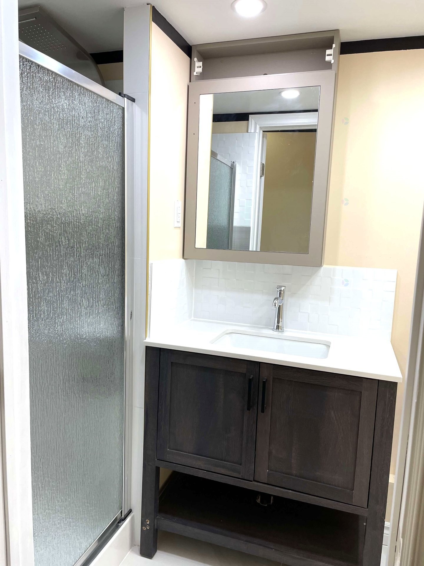 









288


Rue Champlain

,
Gatineau (Hull),




QC
J8X3S2

